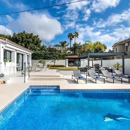 Villa Vacation I Marbesa Beach, Pool, Direct Access To The