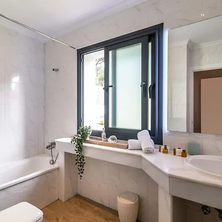 Villa Vacation I Marbesa Beach, Pool, Direct Access To The *