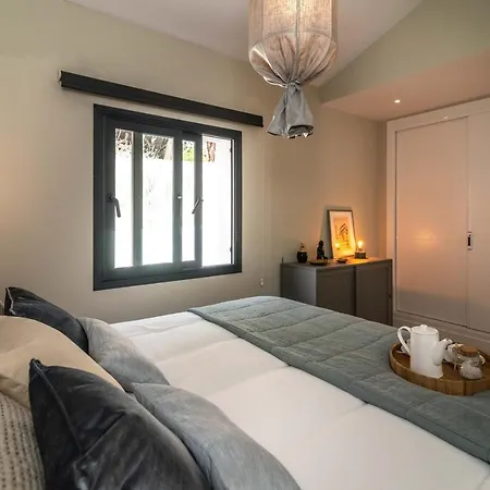 Vacation I Marbesa Beach, Pool, Direct Access To The * Marbella