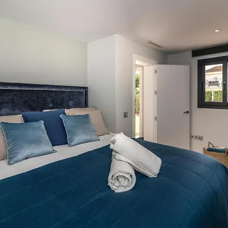 Vacation I Marbesa Beach, Pool, Direct Access To The * Marbella